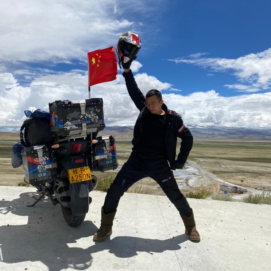 爱摩旅的大叔