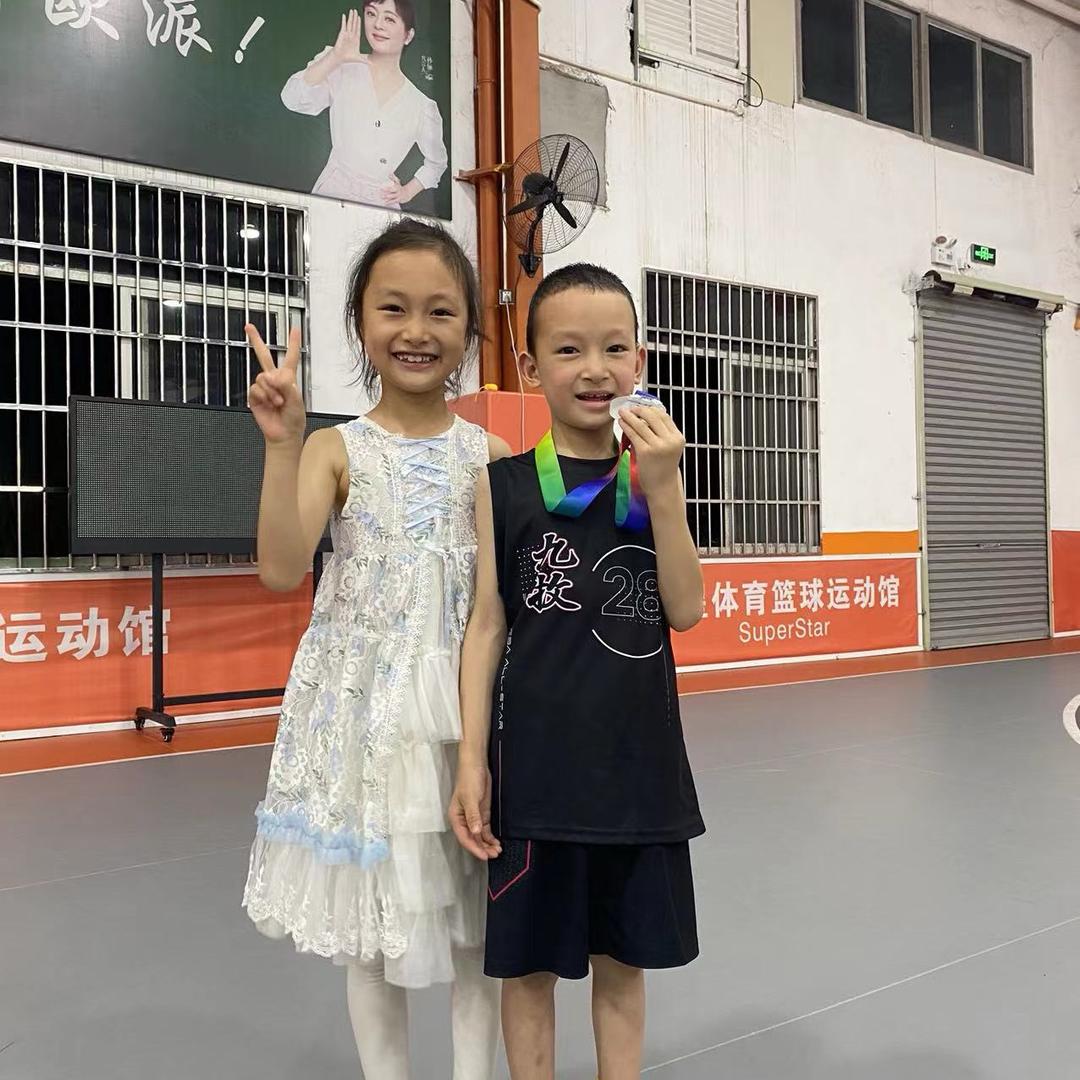 热爱篮球🏀