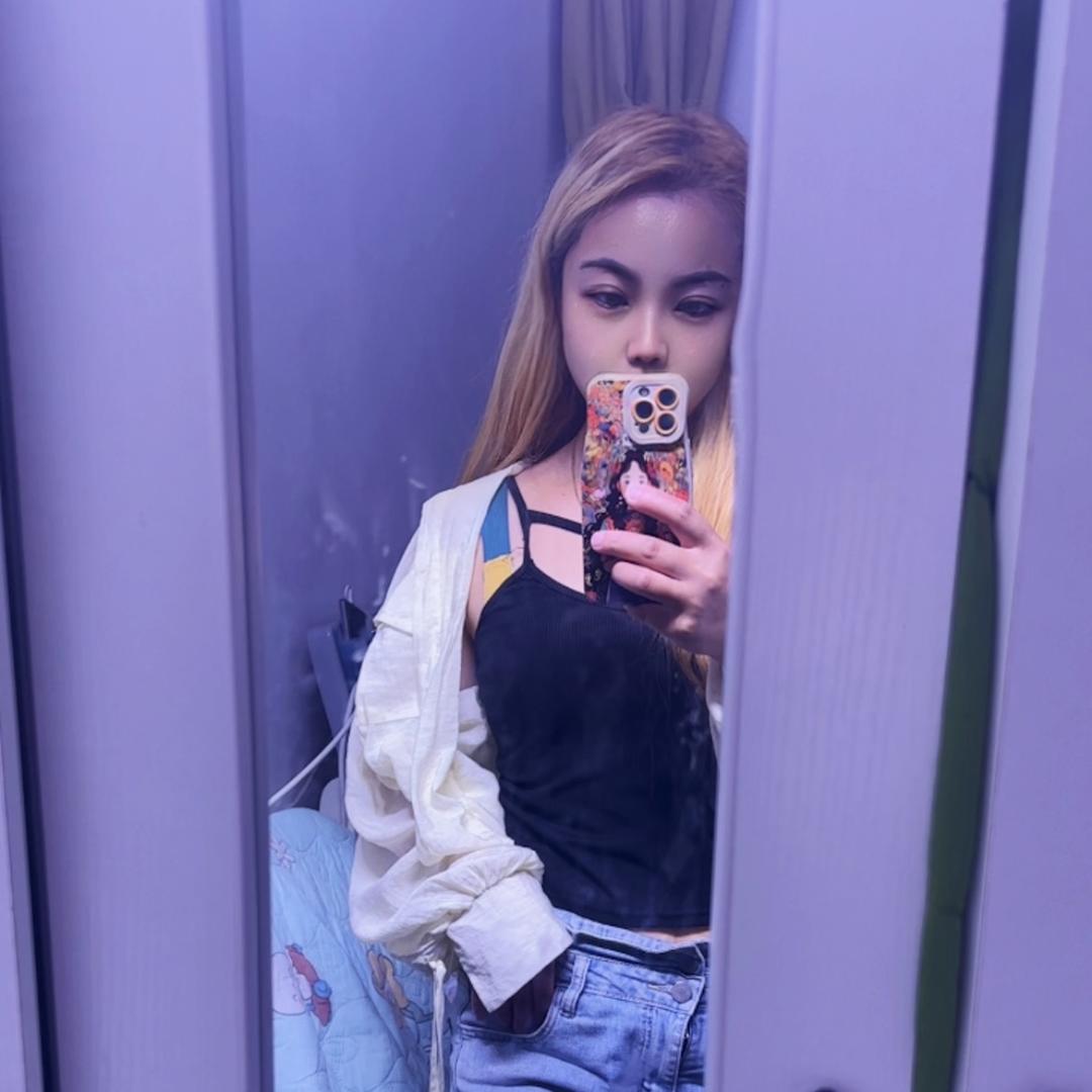 婷婷养了八只咪咪 🐱