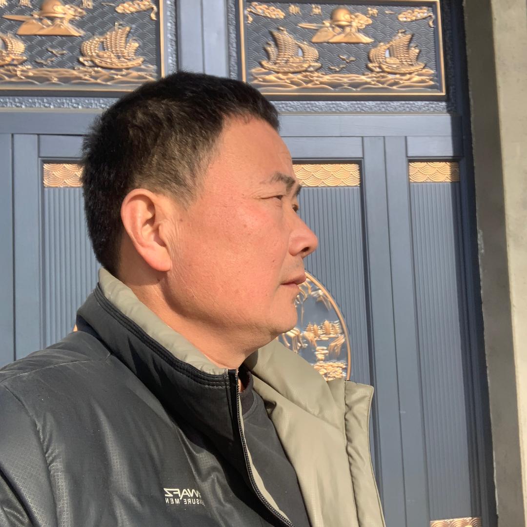 地板安装大鹿哥