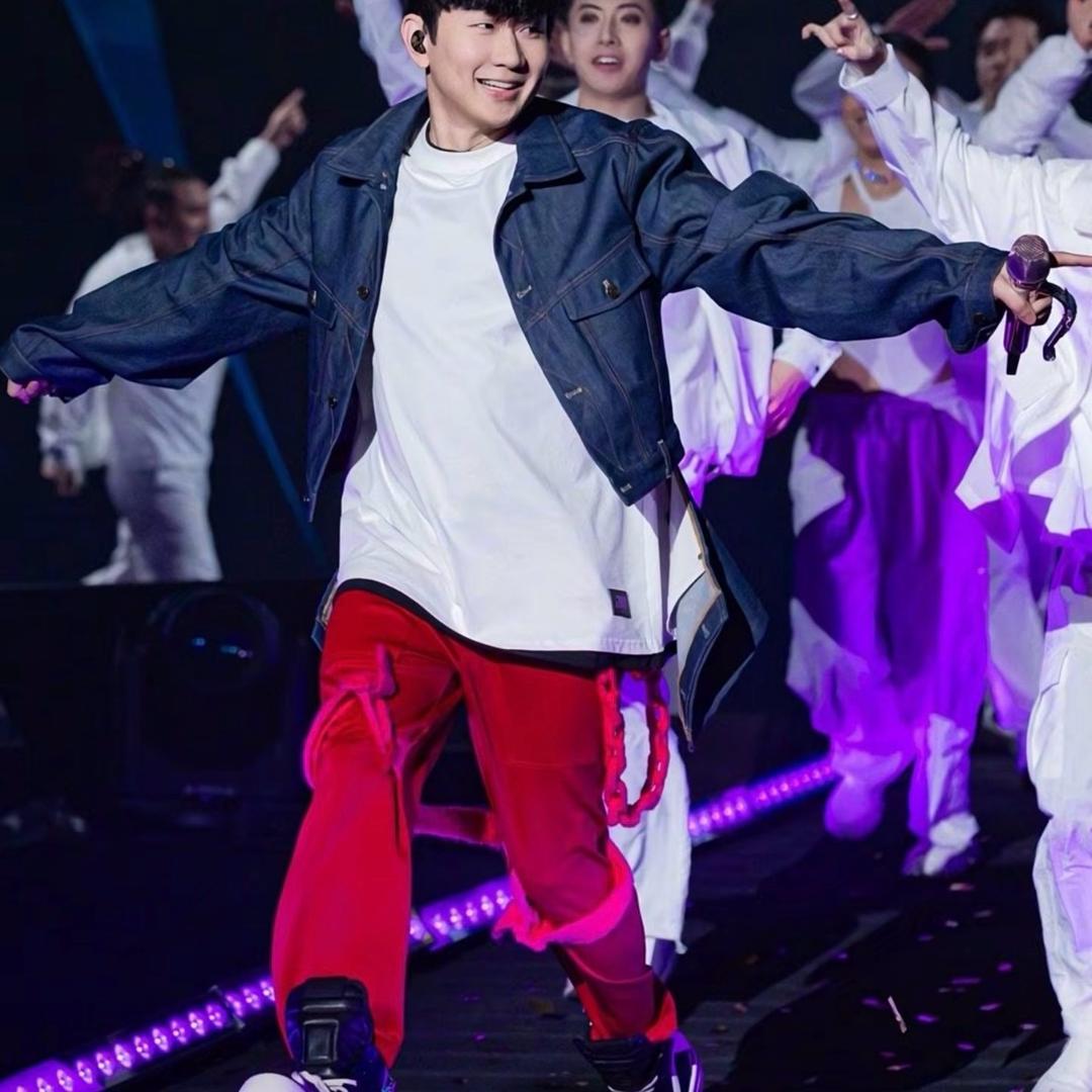 小新卖蜡笔🖍️