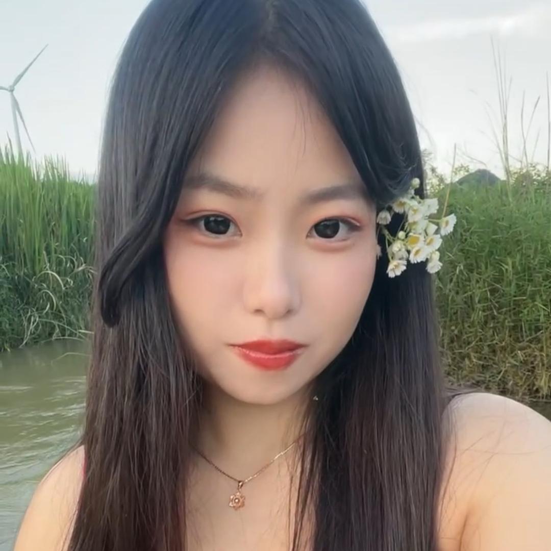 花花很乖☘️