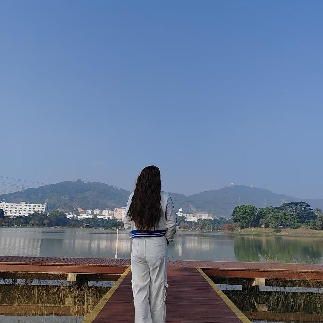 平淡姐莓有烦恼