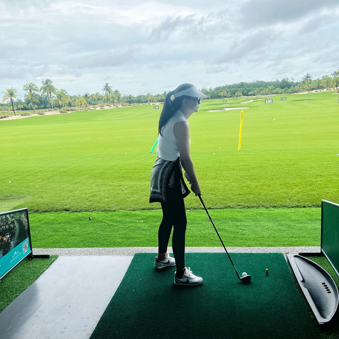 𝐸𝑚𝑖𝑙𝑦♕