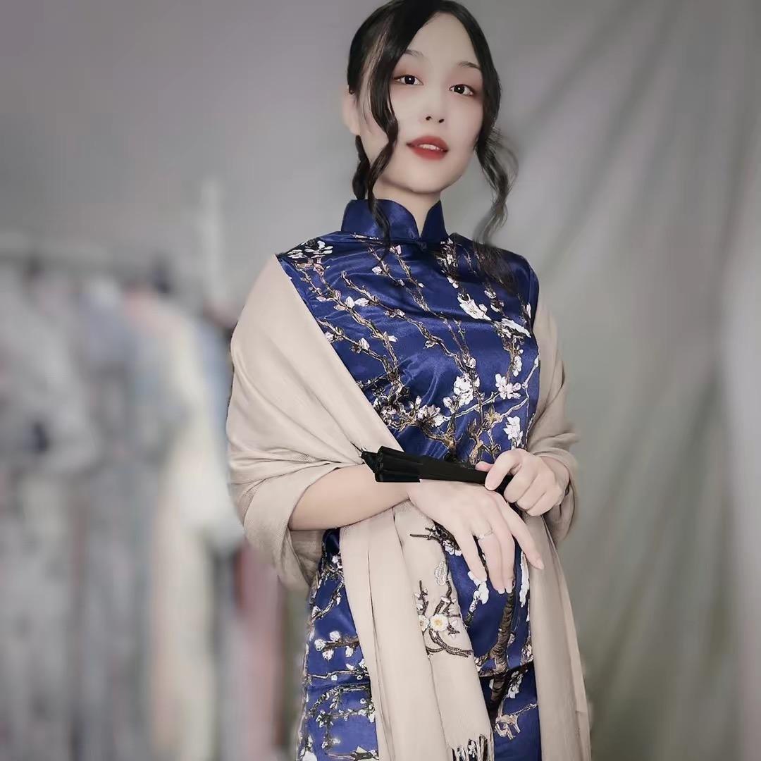 姑苏区芊荀美人服饰个体店君君旗袍
