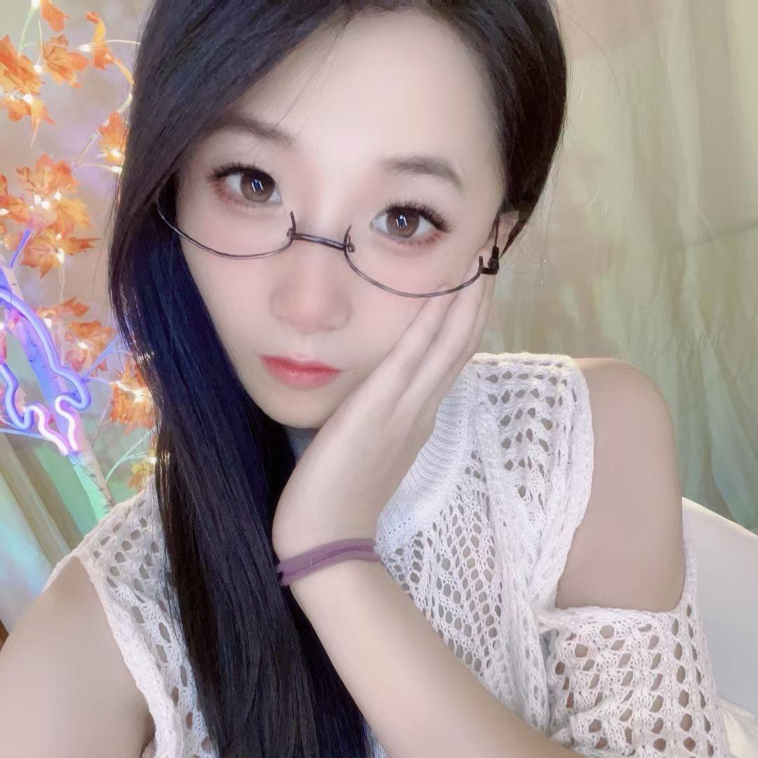 依依