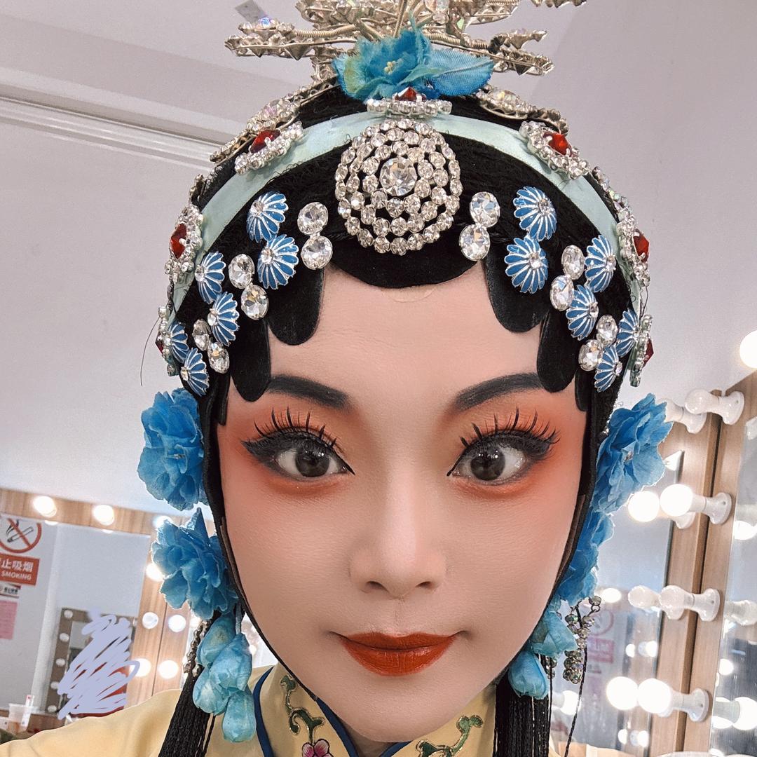 @ 谭颜馨