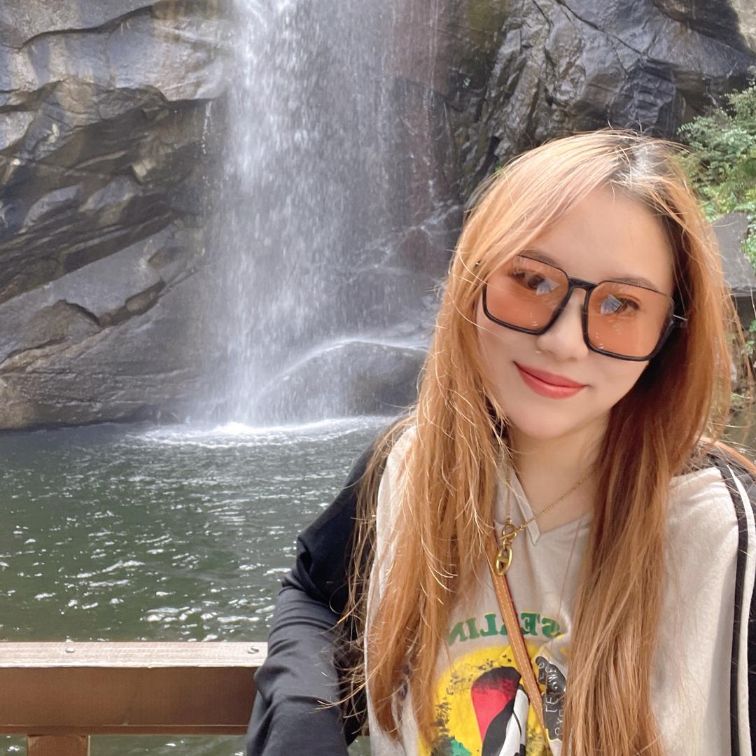 金倩妈咪/•᷅•᷄\୭