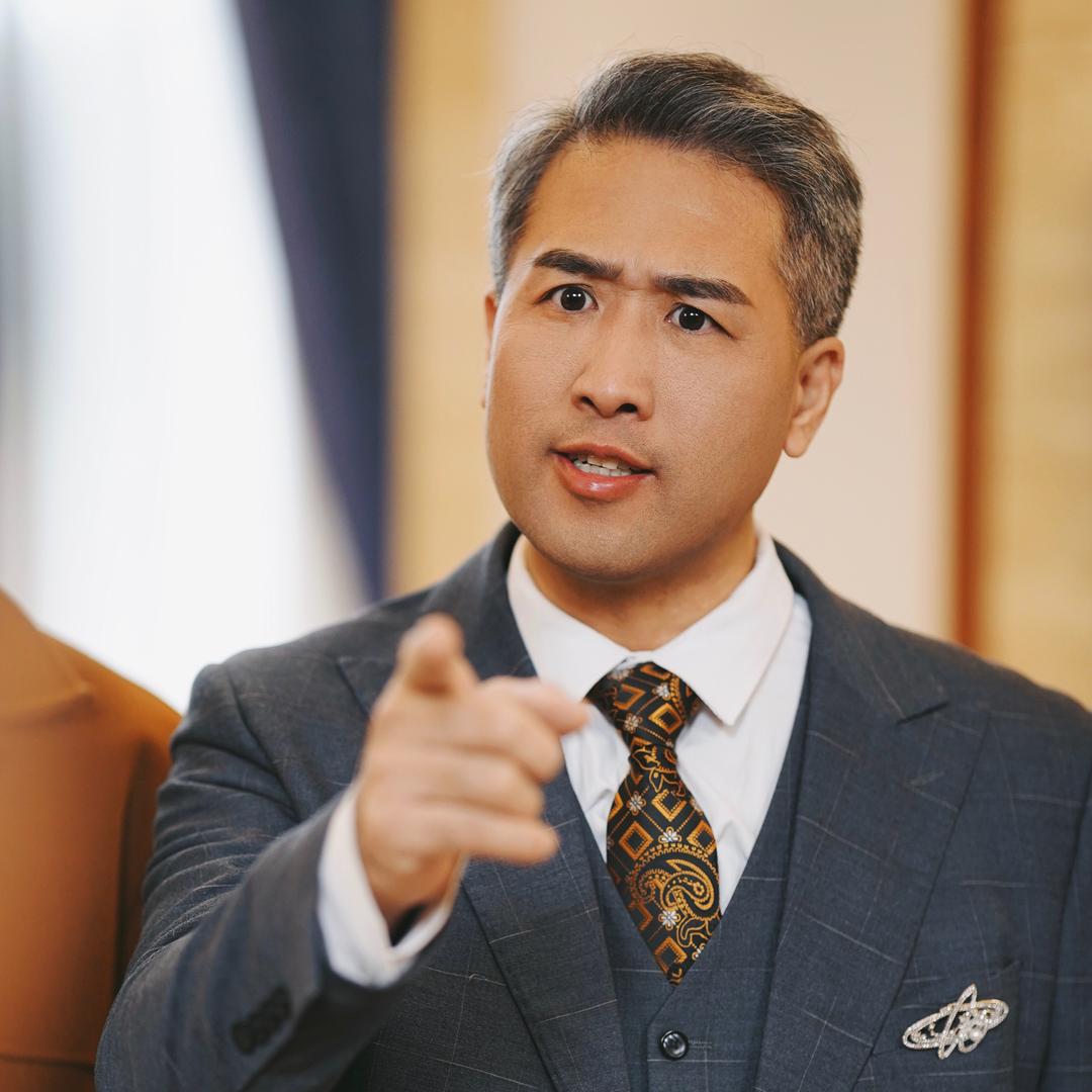 演员李成加