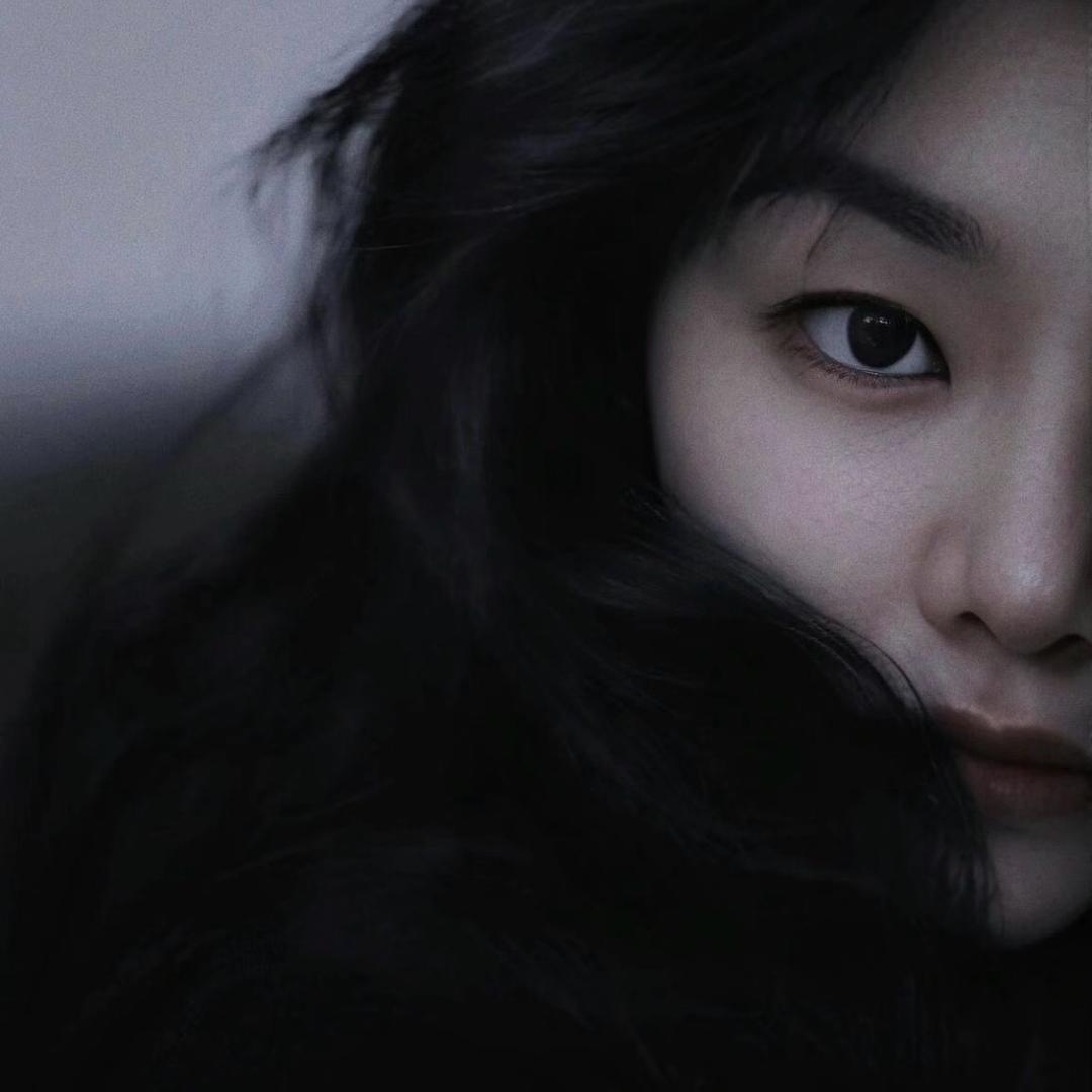 明月半倚深秋🌙