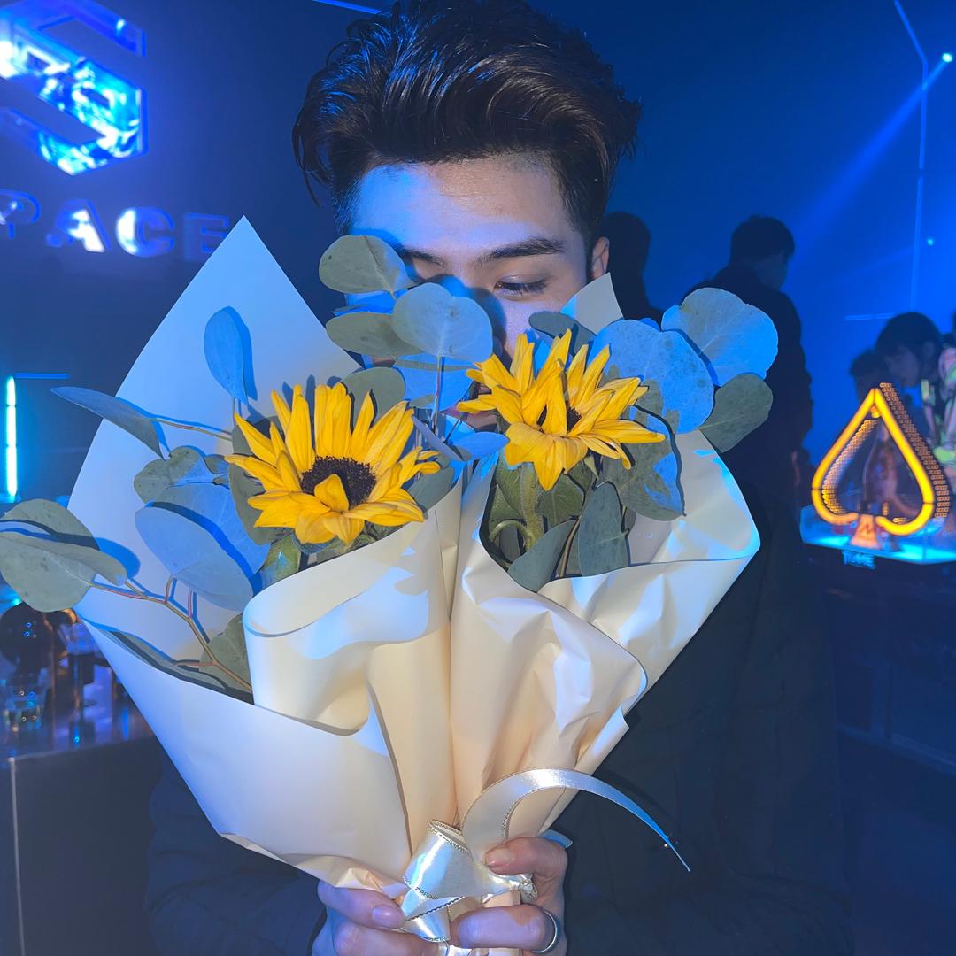 王蔚ᝰ（重庆）