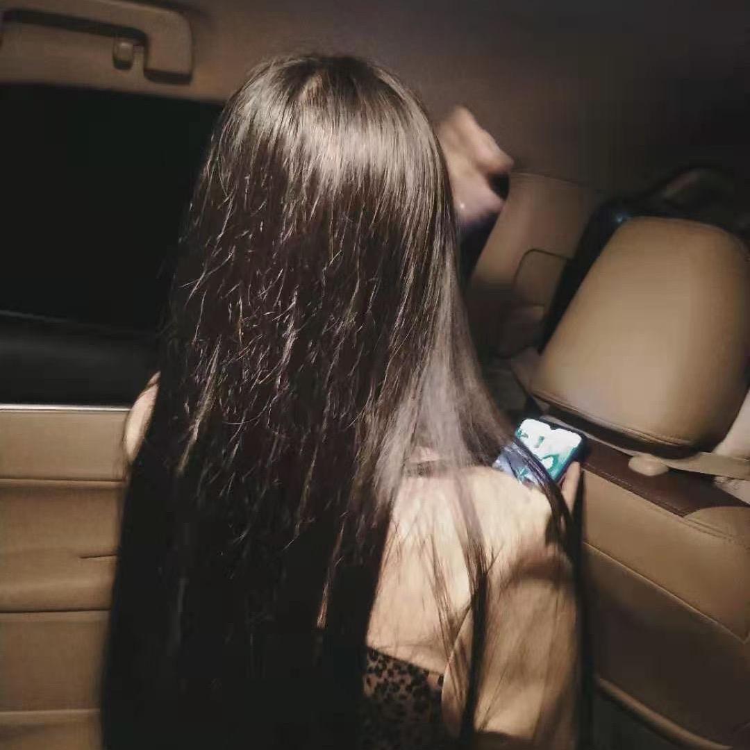 ⦮      ⦯