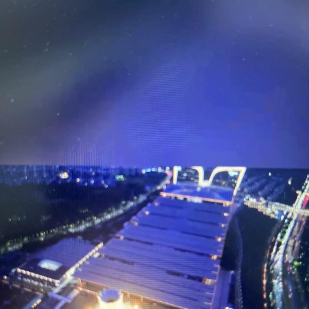 多彩多姿服装经营部