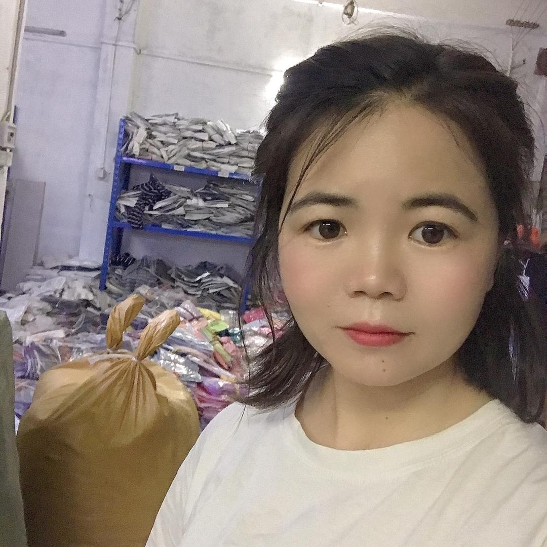 中山阿深服装批发~阿凤