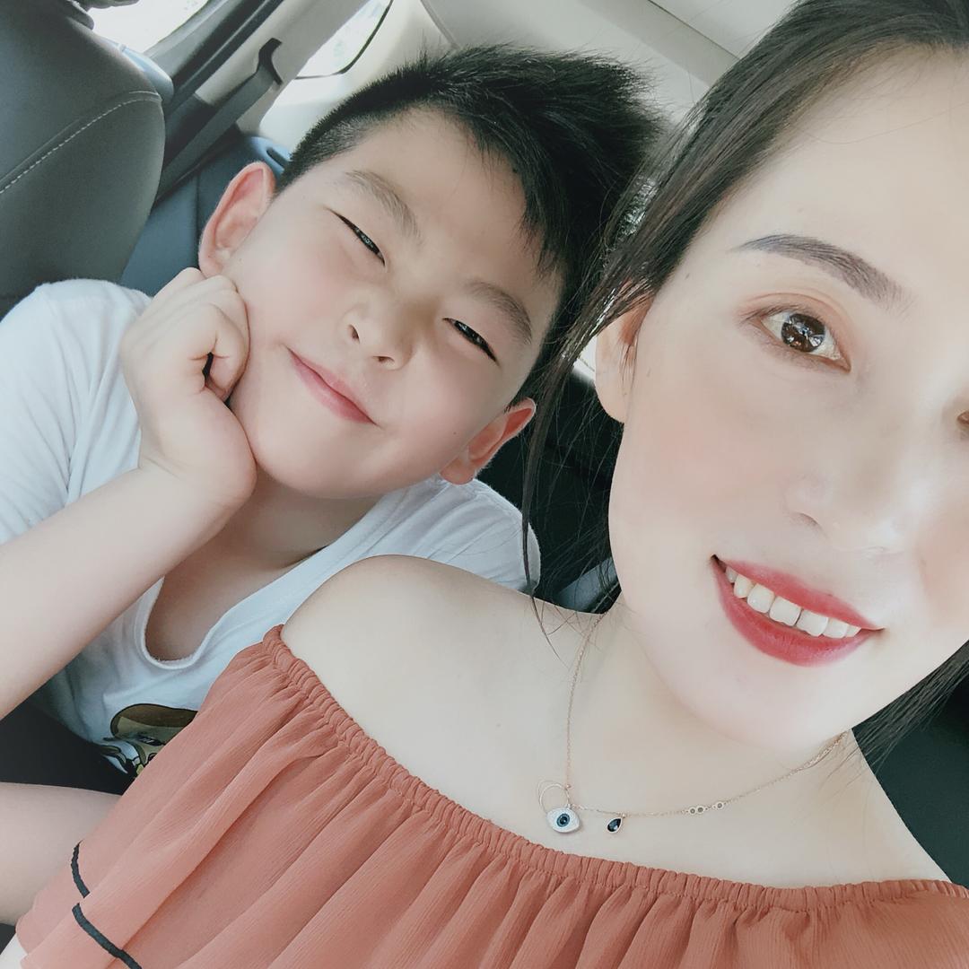 小牛阿娘 （玫瑰花毯接🥚中）