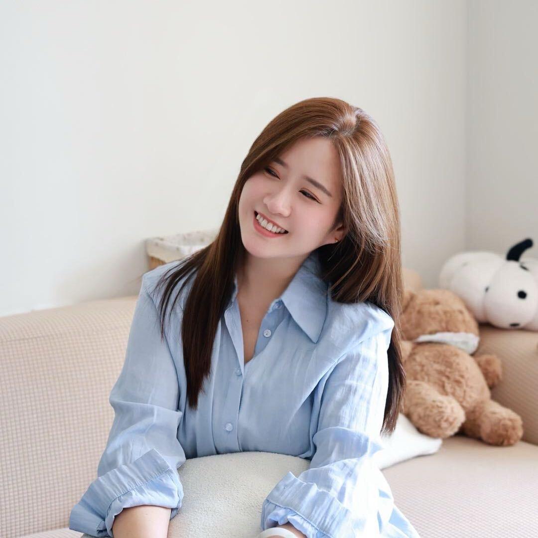 我叫路坚强。
