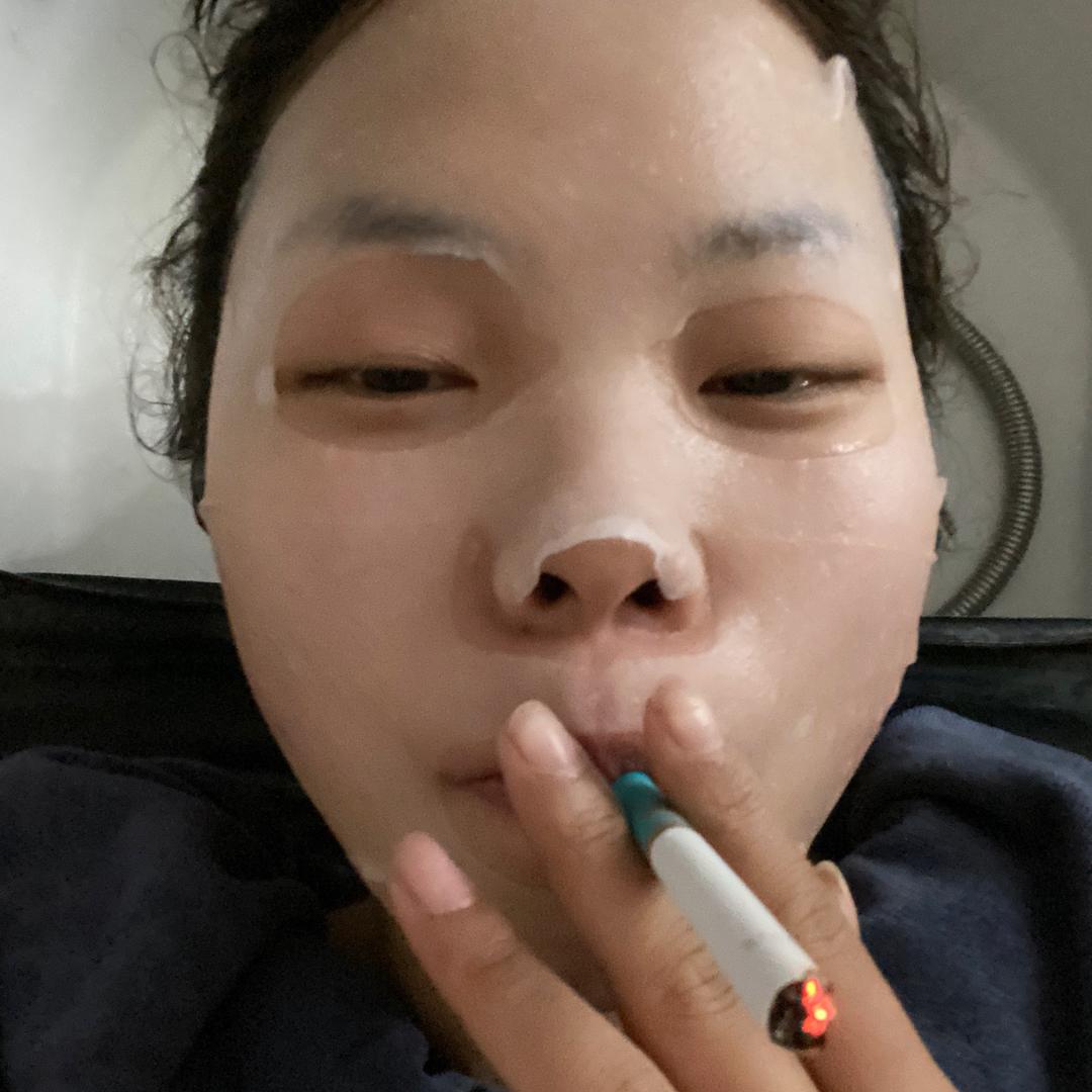 行不更名坐不改姓，我是何慕燃。