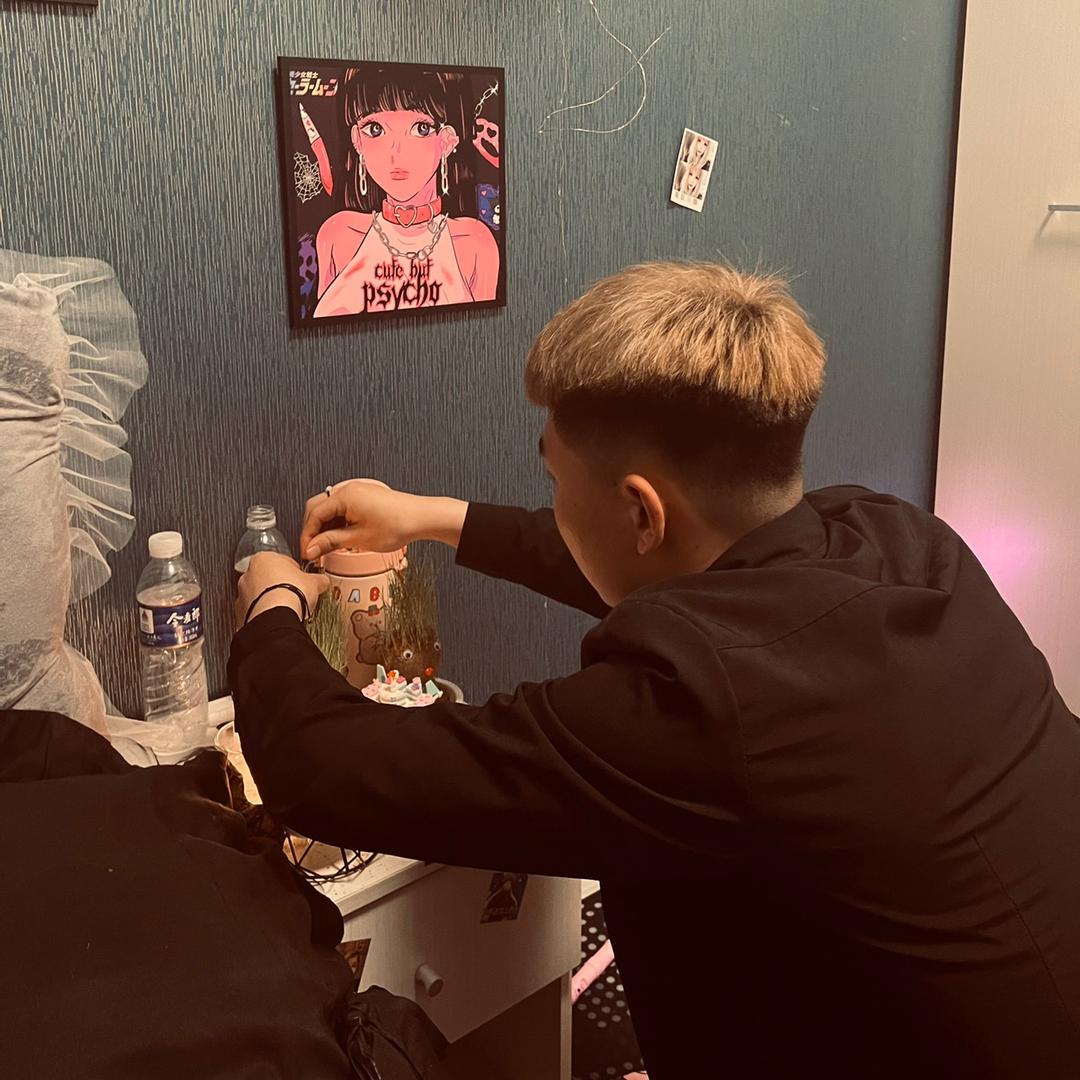 胡浩然.豪车租赁