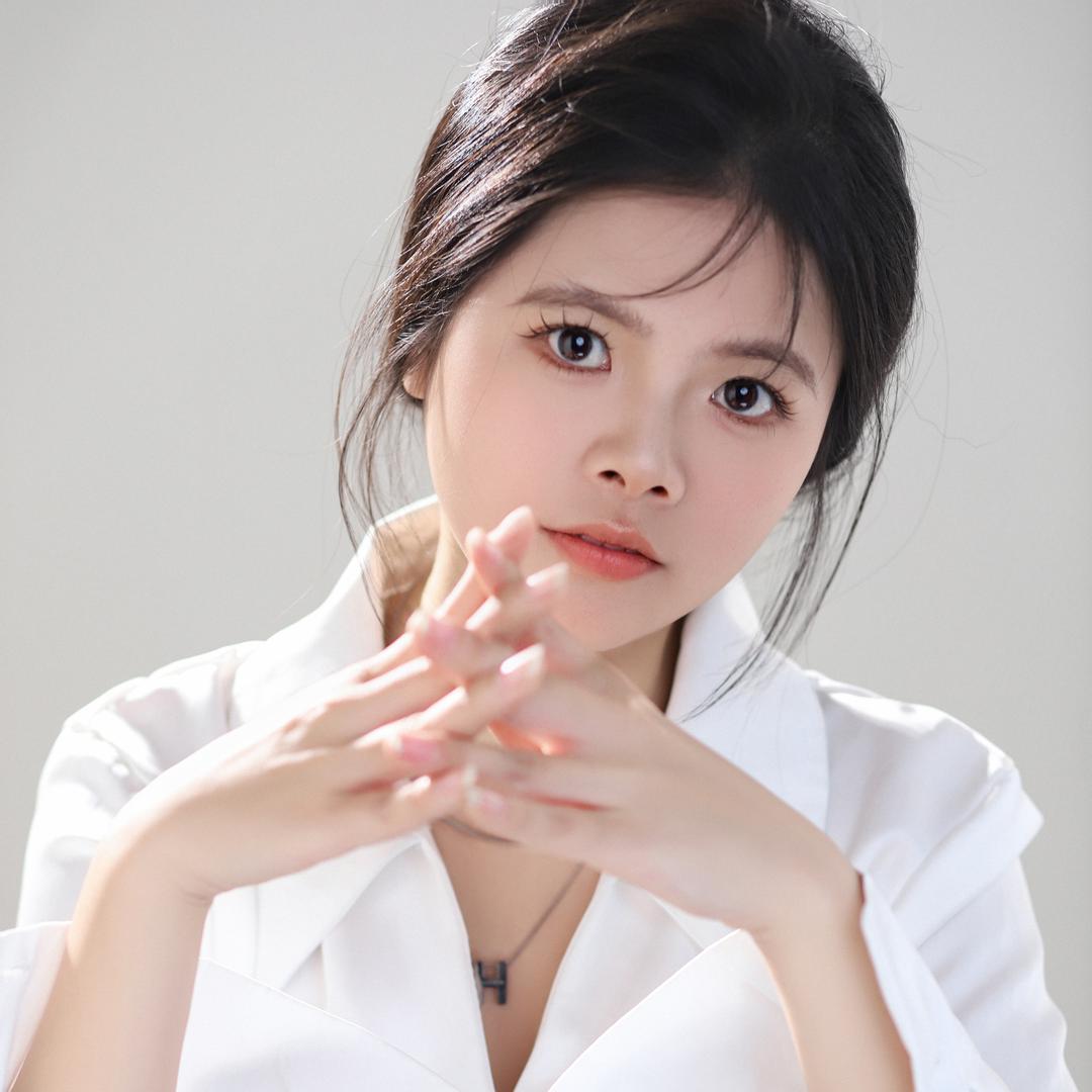 脑袋困⁴咯◔.̮◔