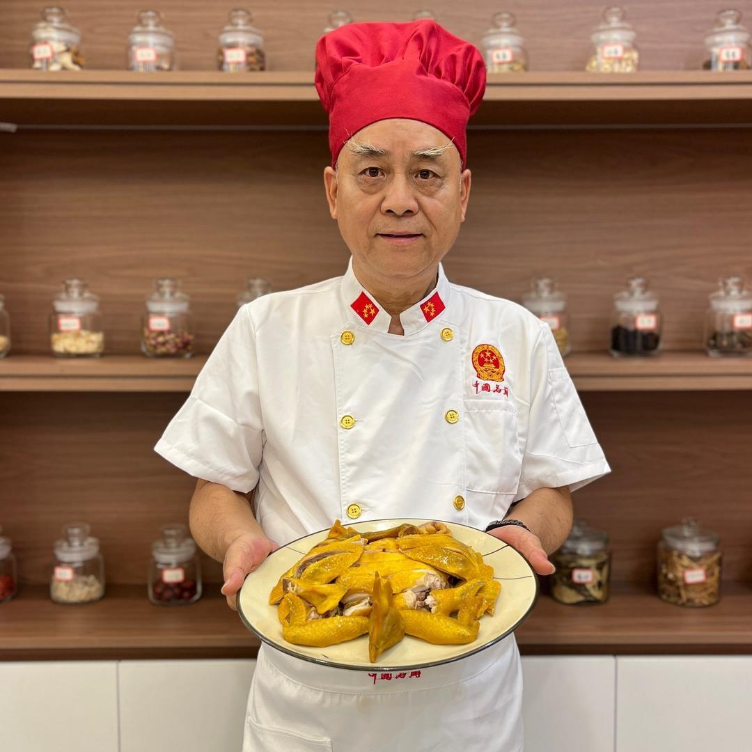 白眉老张一家亲