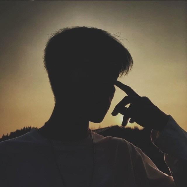 莉莉安-