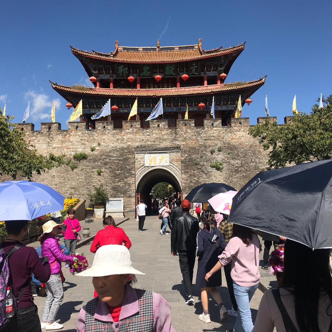 潮流涌动