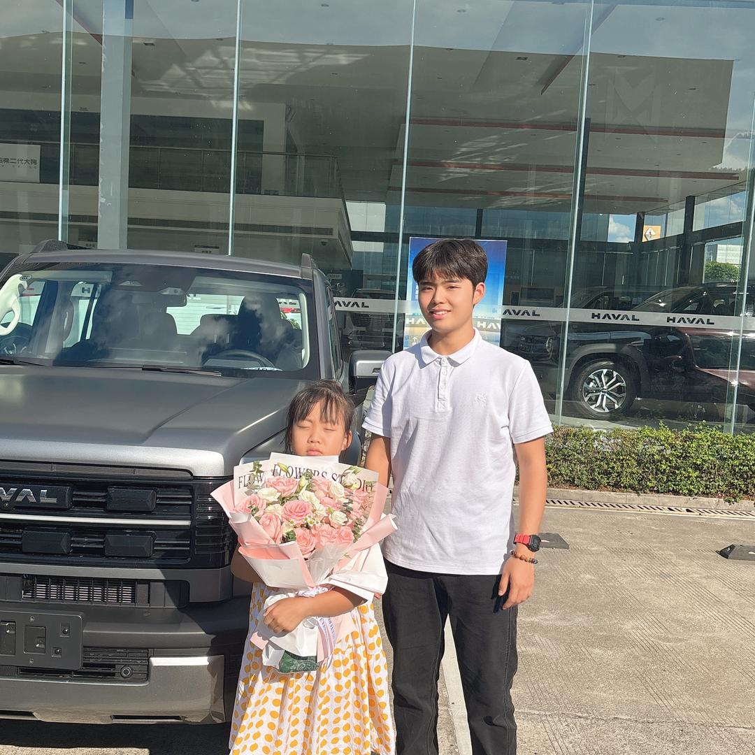 何欣怡和何锐的妈妈😊😊