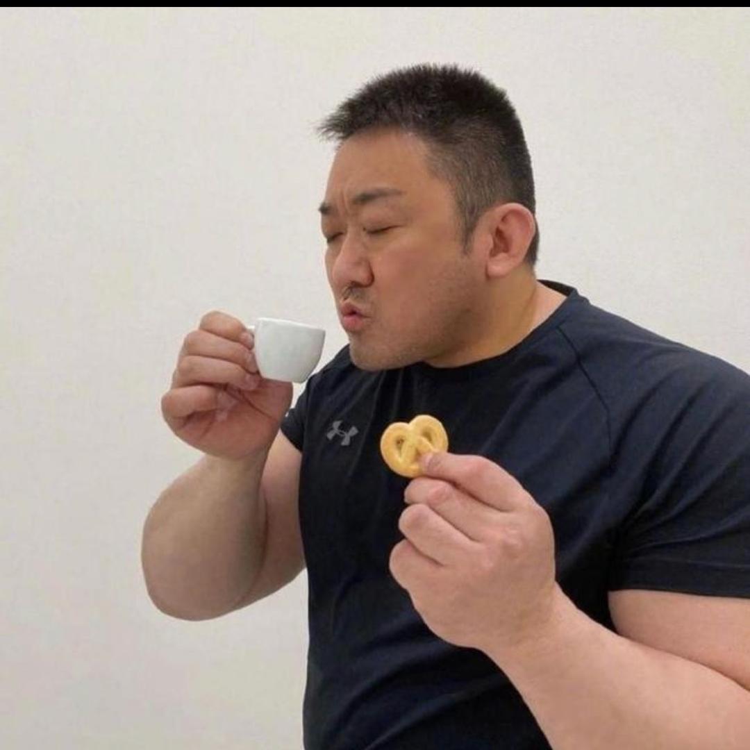 爱偷瞄瑜伽裤的脂包肌🤓🤓