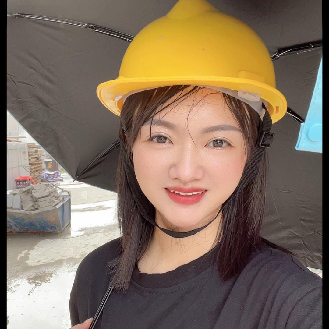 铁小妞😘～
