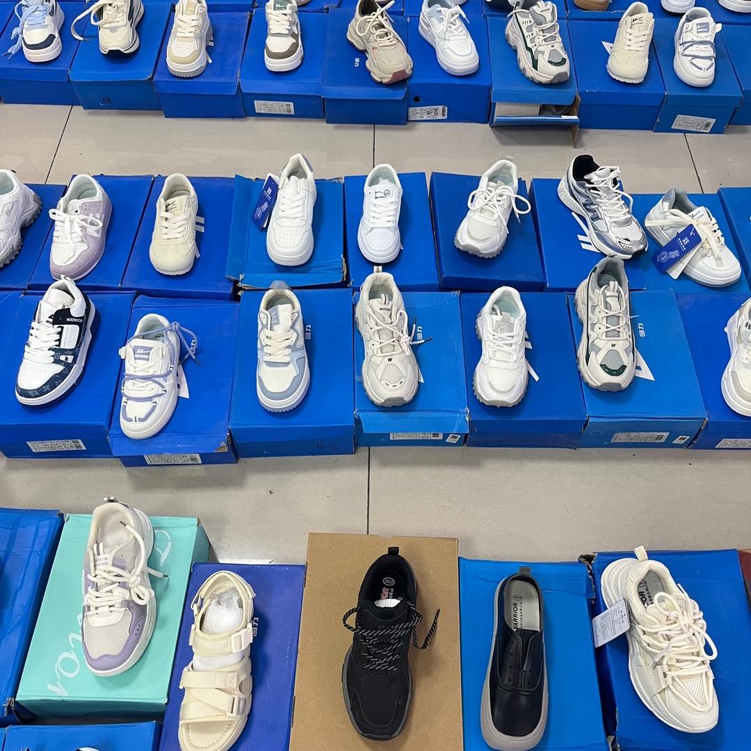 左一尾货鞋批发