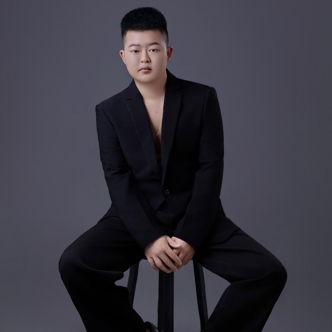 飞龙美业合伙人