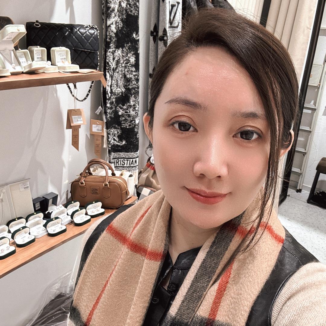昕燃女士