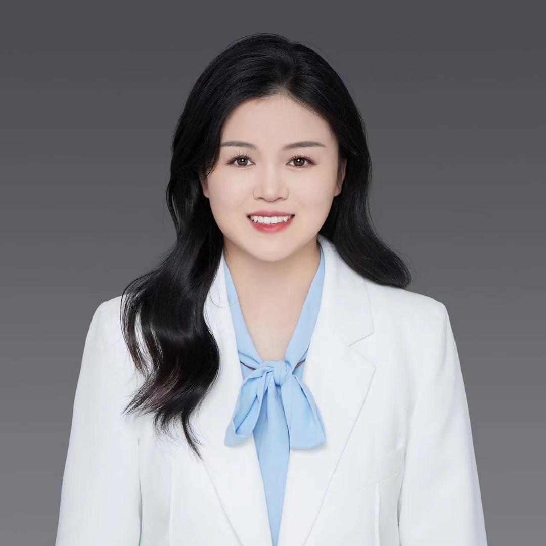 白发养黑找宝霞