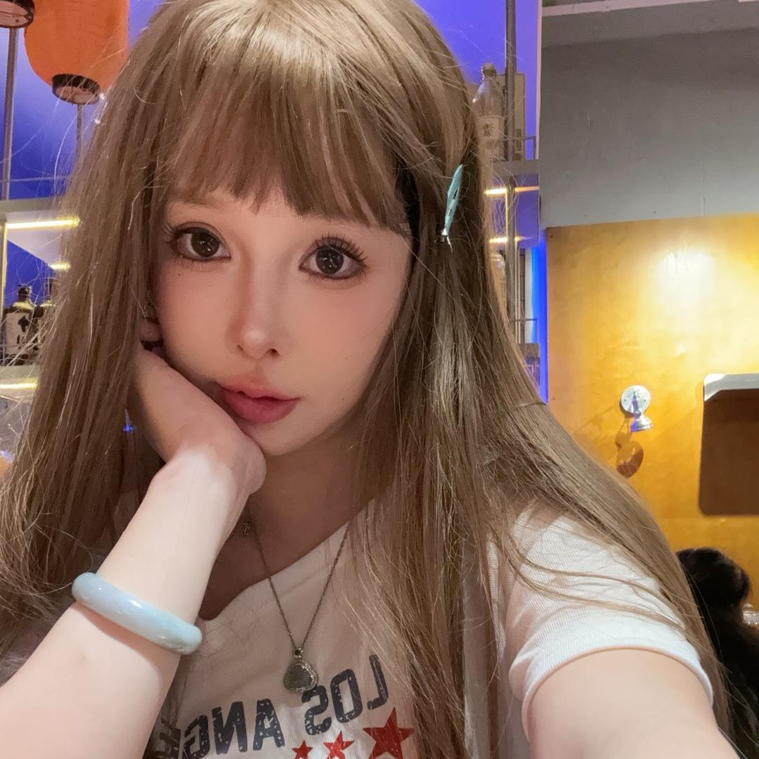 小J