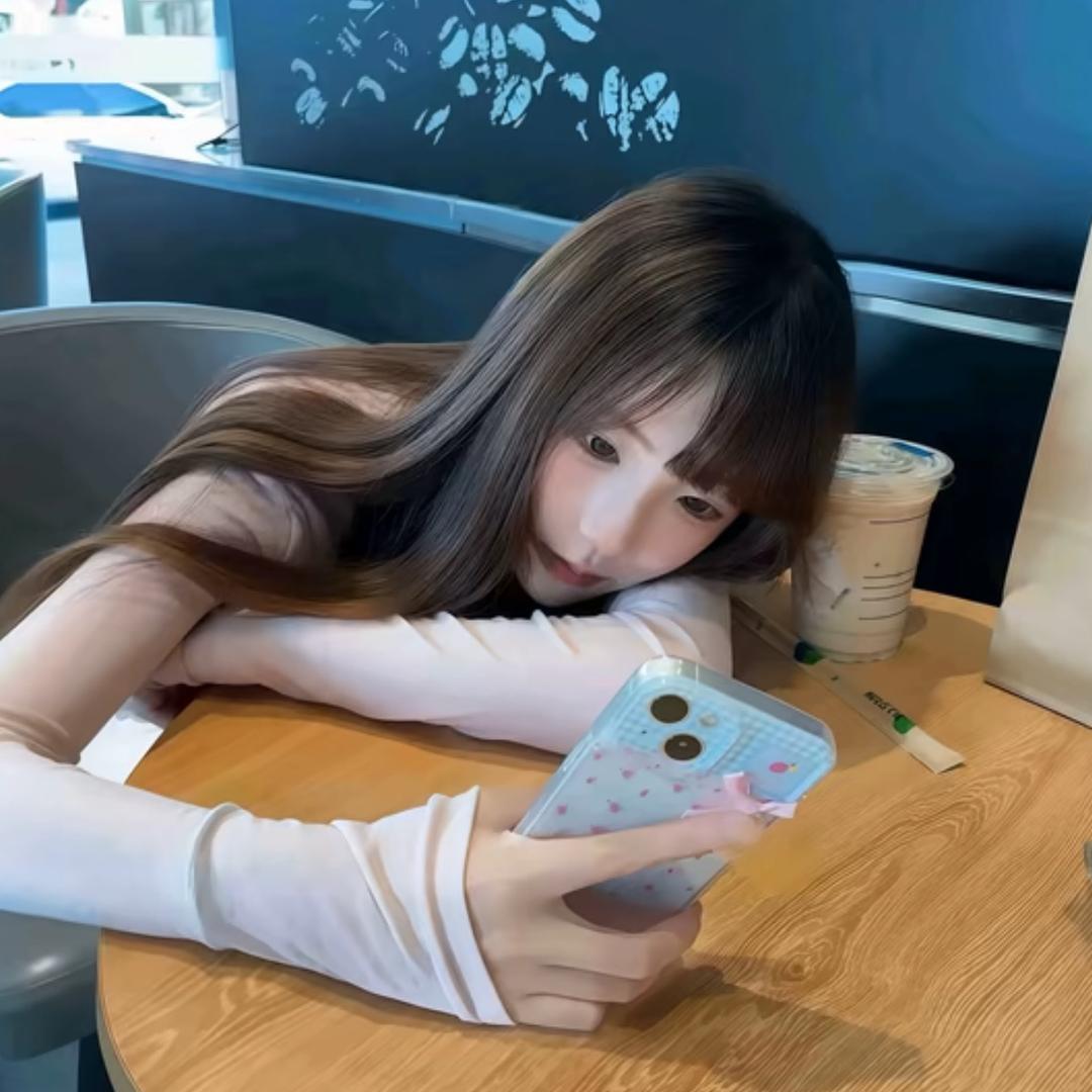 爱你的草莓苏茜