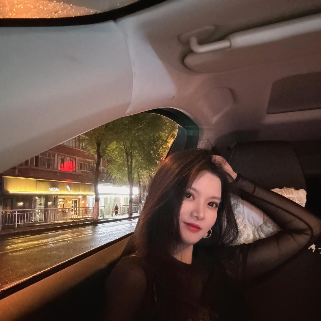 Y. 刘小姐