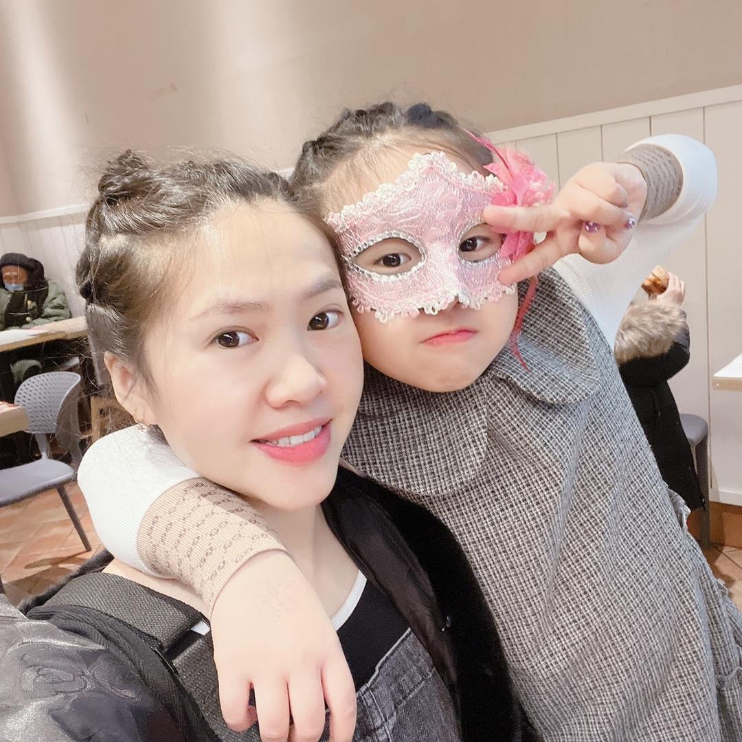 鸡东县姣美美甲美睫店