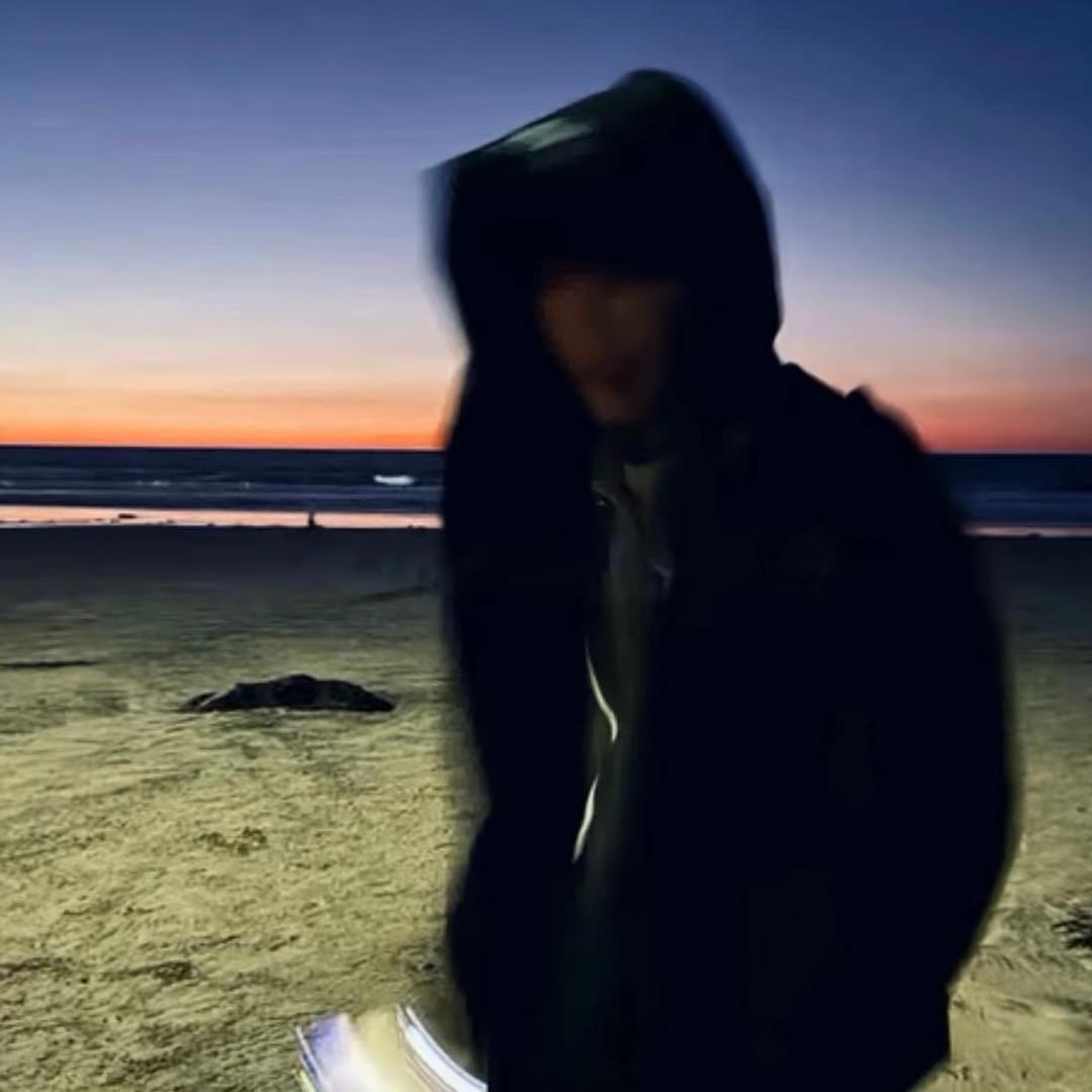 𝟴