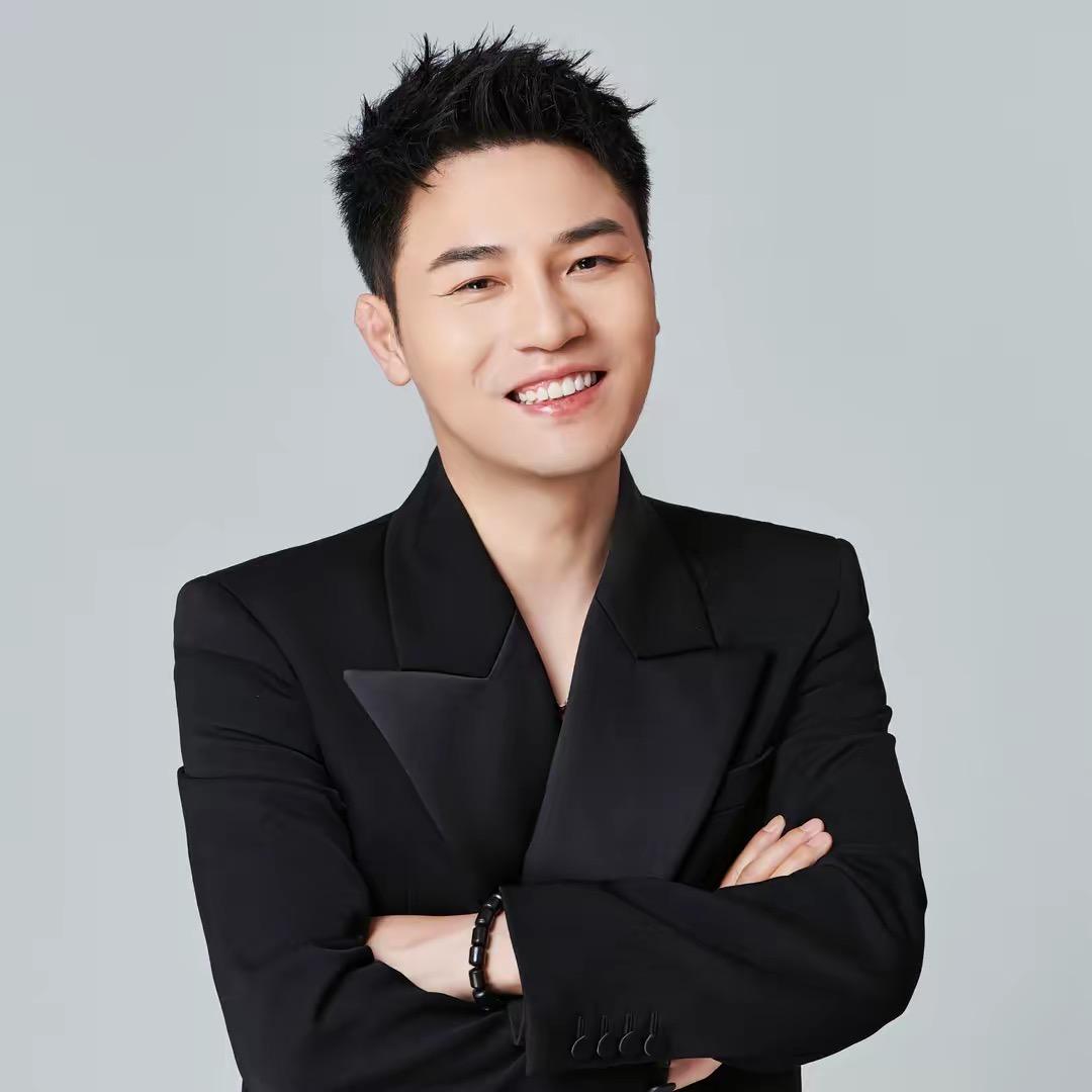 依选助理直播号1