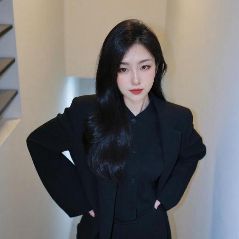 大白🖤