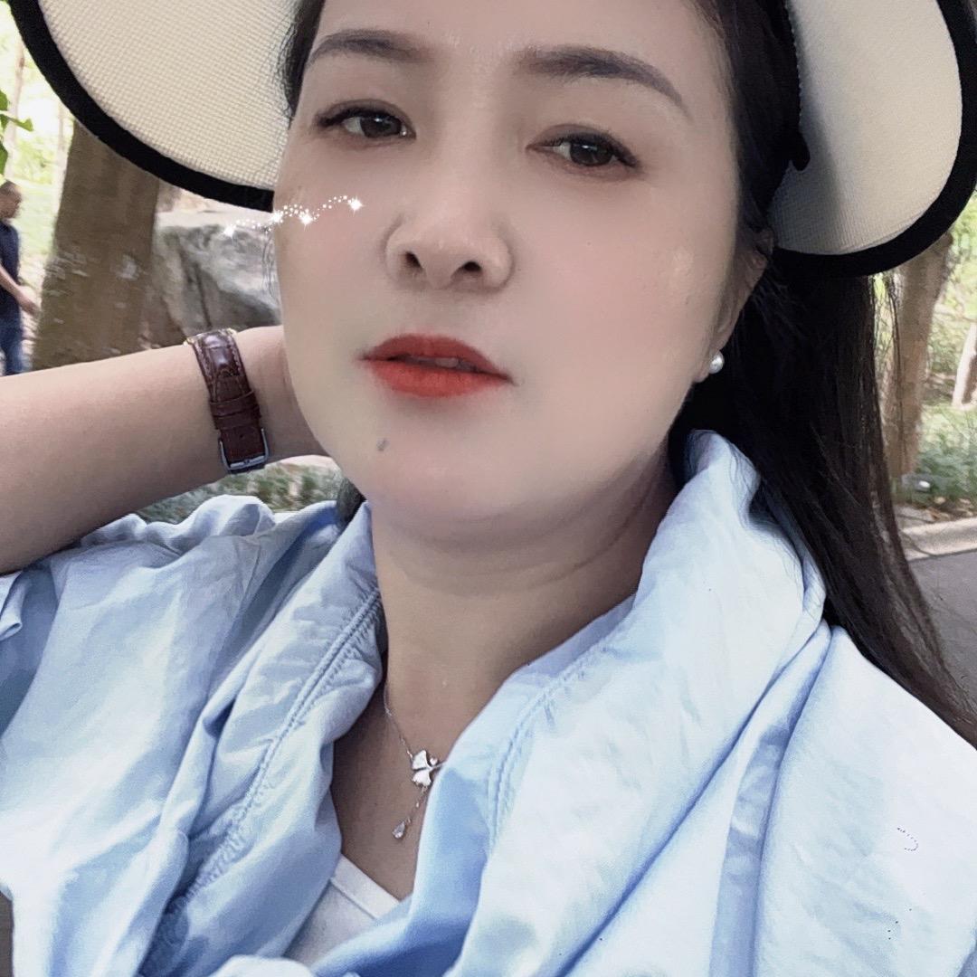 爱笑的女孩