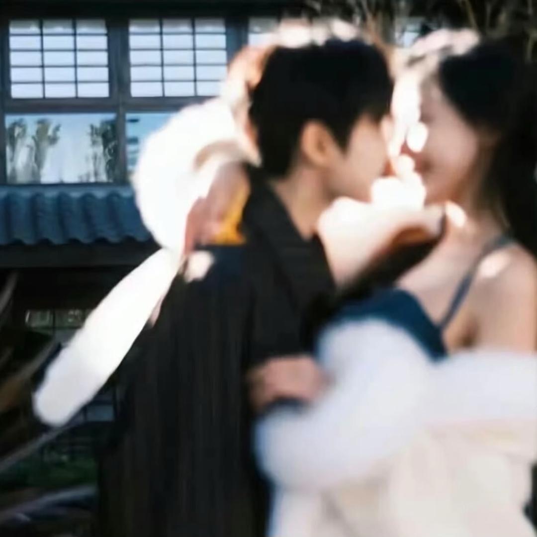 𝐀𝐮𝐫𝐨𝐫𝐚.