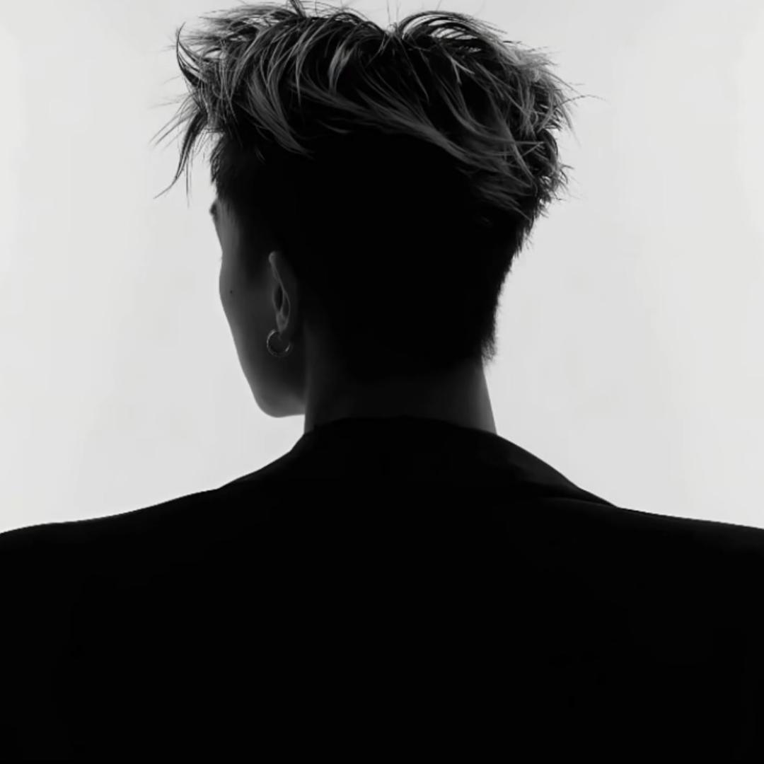 ￴￴ ￴￴￴ ￴ ￴￴