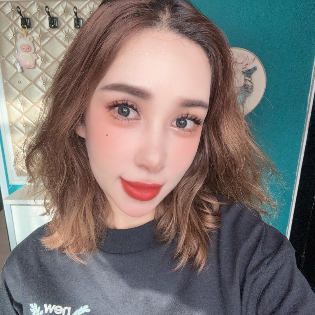 阿依努尔 女装