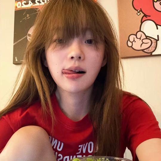 无敌小晰晰晰晰.^₉₂₃⏰