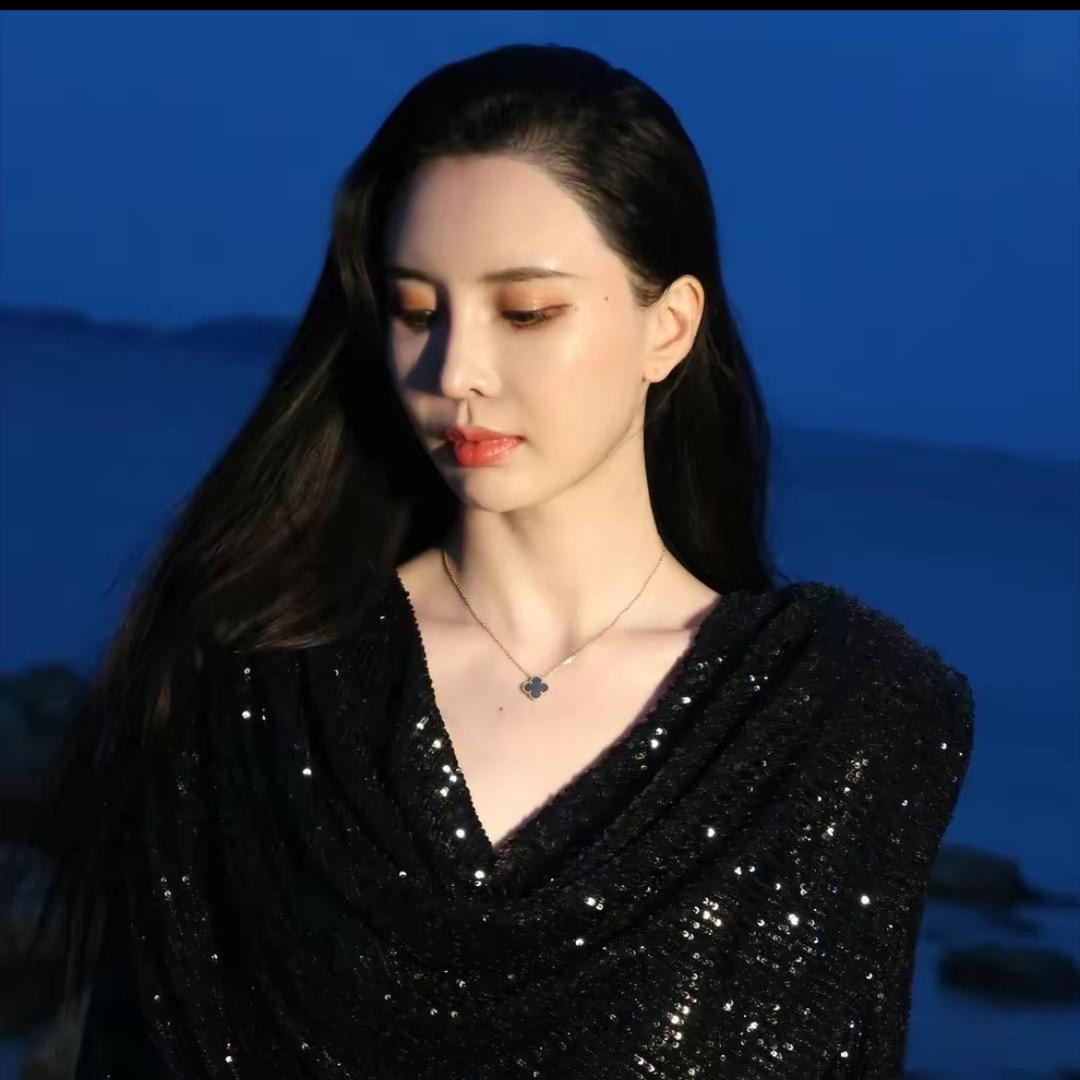 菠萝宝宝Yuna~爆款穿搭