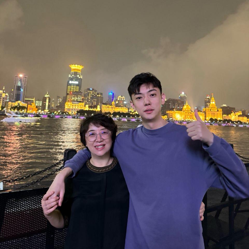 子豪琳琳小卖部