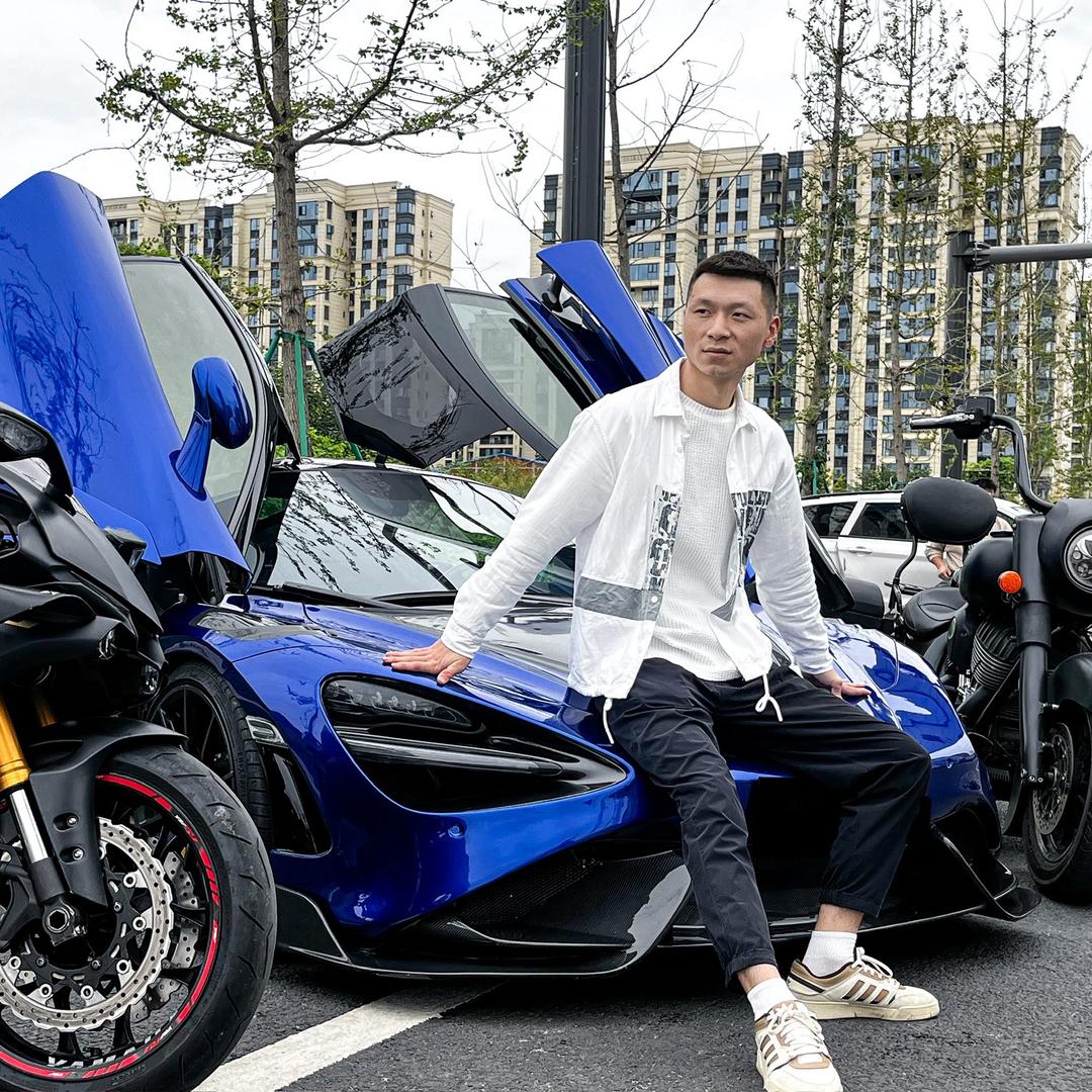 小汪爱喝可乐