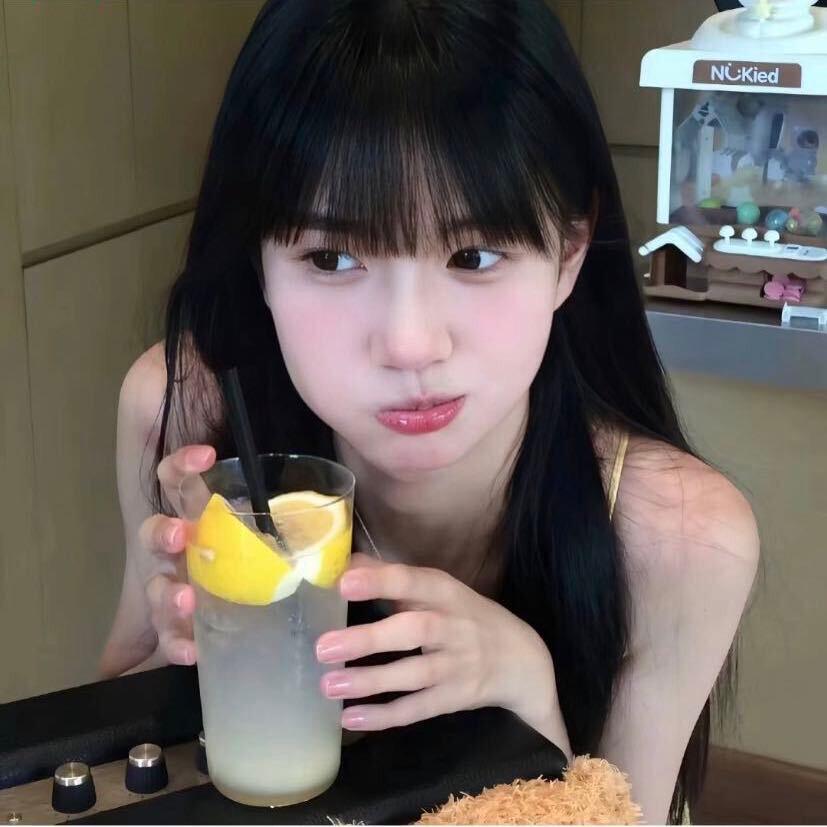 秀秀.