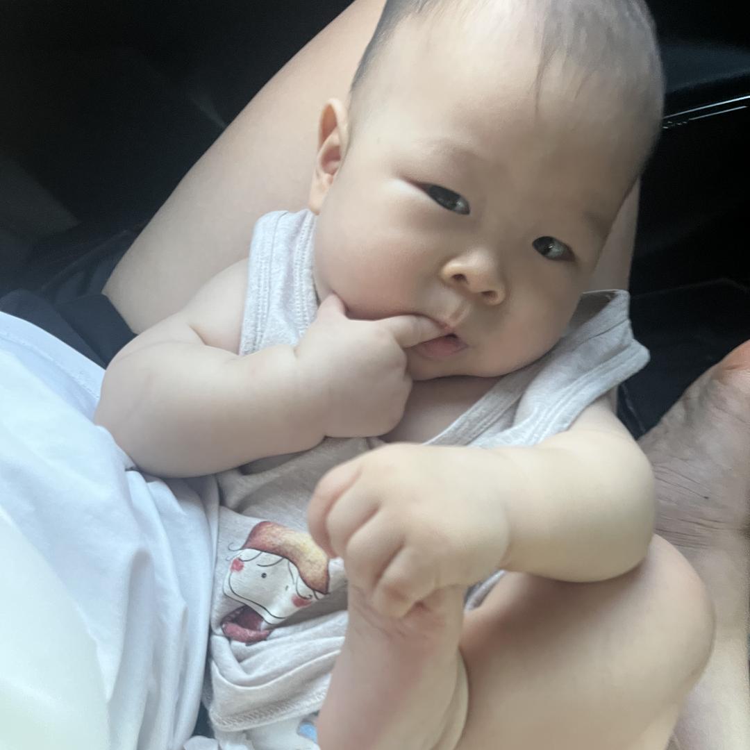 爱美甲的安琪